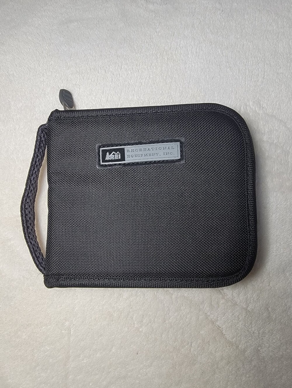 REI Zip Crossbody Wallet